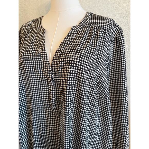 TORRID Harper Blouse | Checkered Black White 3/4 Sleeve Button| SIZE 2 - Picture 5 of 9